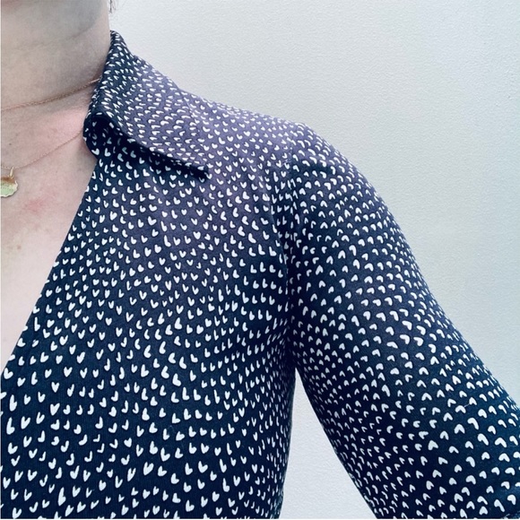 HOST PICK! Vintage Diane Von Furstenberg Wrap Dress, 100% Silk, Size 6 - Picture 1 of 7